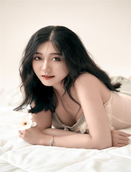 网络独播：青春喂了狗2：不一样的烟火音乐配乐解析：音效设计与主题曲创作分析